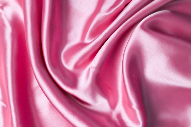 Cara Gosok Tudung Satin Tanpa Rosak: Panduan Mudah dan Kemas