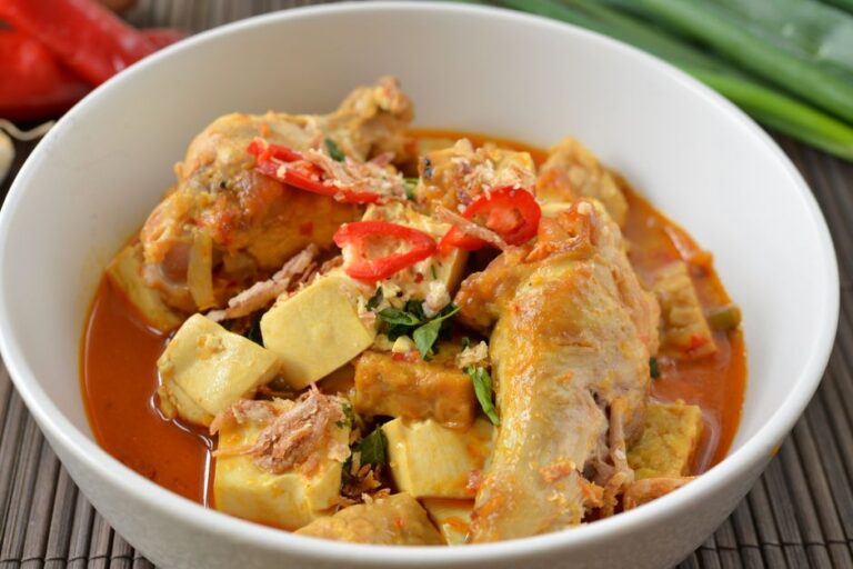 Cara Memasak Kari Ayam yang Pekat dan Sedap Tanpa Santan Berlebihan