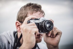 Cara Memulakan Servis Fotografi Kecil-Kecilan dan Tarik Pelanggan Pertama