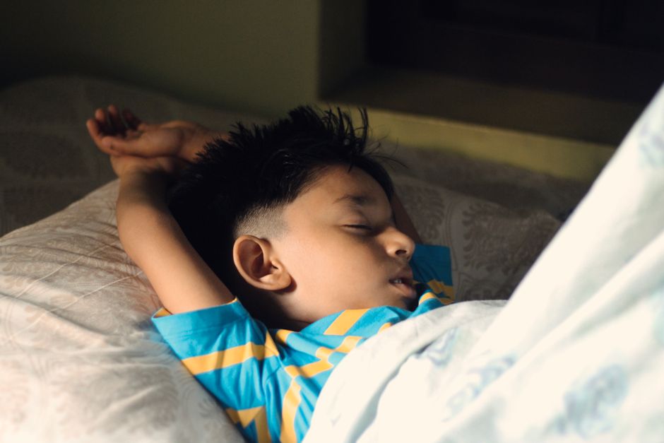 Cara Menangani Anak Susah Bangun Pagi Tanpa Perlu Emosi