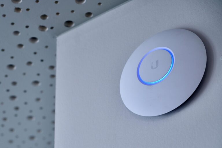 Cara Pilih Antena Router WiFi Terbaik untuk Kuatkan Isyarat Internet Rumah