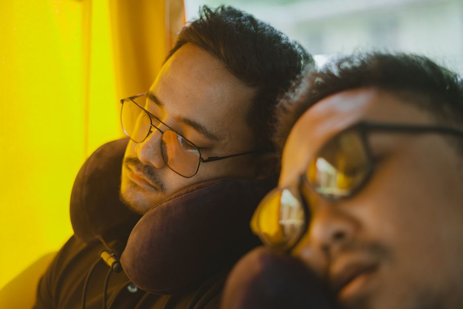 Cara Pilih Bantal Travel yang Tepat untuk Sokongan Leher Optimum