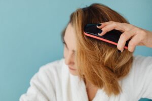 Cara Pilih dan Guna Sikat Rambut yang Betul Ikut Jenis Rambut Anda