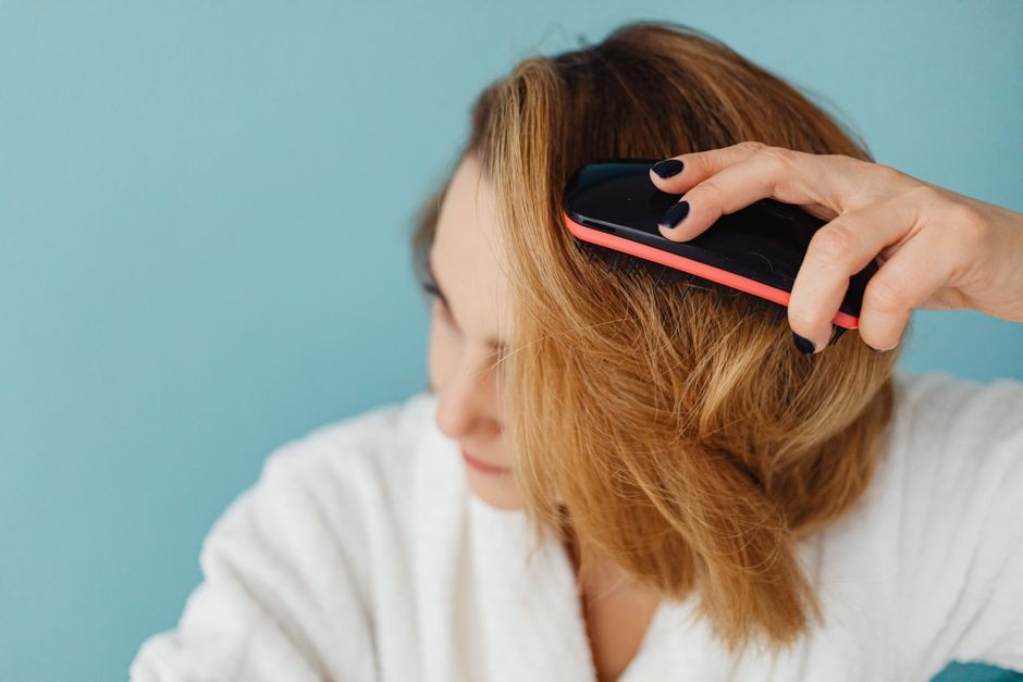 Cara Pilih dan Guna Sikat Rambut yang Betul Ikut Jenis Rambut Anda