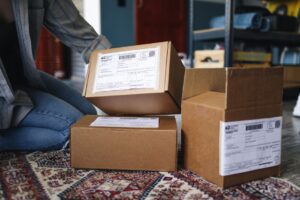 Cara Pilih Kotak Parcel Berkualiti Tinggi untuk Simpanan Selamat di Rumah