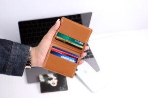 Dompet Kad Minimalis: Cara Terbaik Kurangkan Beban Pokok