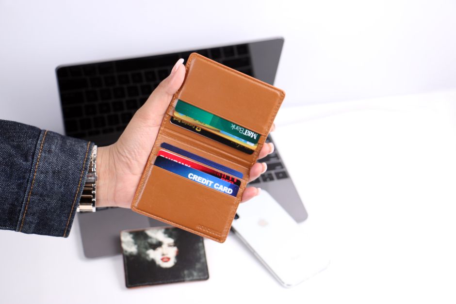 Dompet Kad Minimalis: Cara Terbaik Kurangkan Beban Pokok