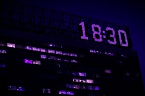 Jam Dinding Digital Led: Kelebihan, Pilihan Paparan dan Cara Pilih Sesuai Ruang