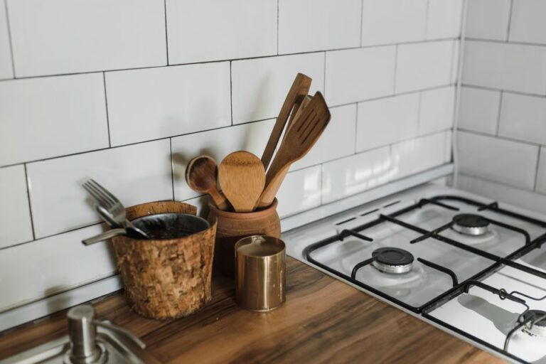 Kelebihan dan Cara Penjagaan Senduk Kayu Tradisional di Dapur