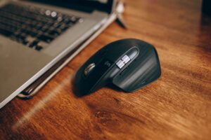 Kelebihan Mouse Wireless Berbanding Berwayar dan Cara Pilih yang Sesuai