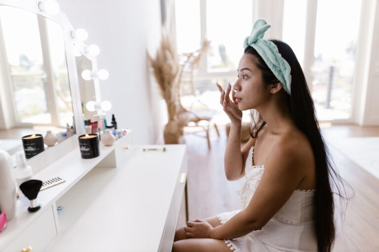 Kesilapan Lazim semasa Mengamalkan Rutin Skincare Malam dan Cara Memperbaikinya