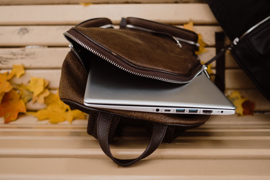 Memilih Beg Laptop Berkoordinasi USB: Kemudahan Akses Pengecasan di Mana Sahaja