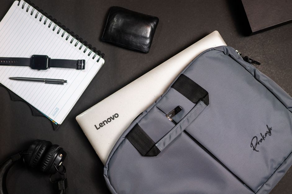 Memilih Beg Laptop yang Tepat: Keseimbangan Antara Perlindungan dan Gaya