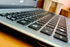 Memilih Keyboard Laptop yang Sesuai untuk Penggunaan Harian di Malaysia