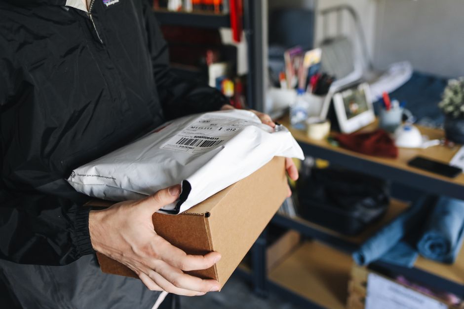 Memilih Polymailer Kalis Air yang Tepat untuk Pengeposan Selamat