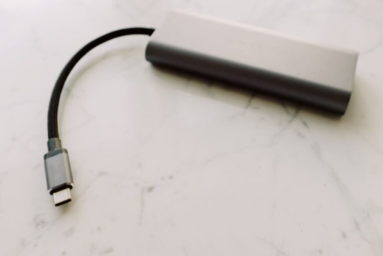 Mengapa Kabel USB Serbaguna Adalah Penyelesaian Terbaik untuk Meja Kerja Anda