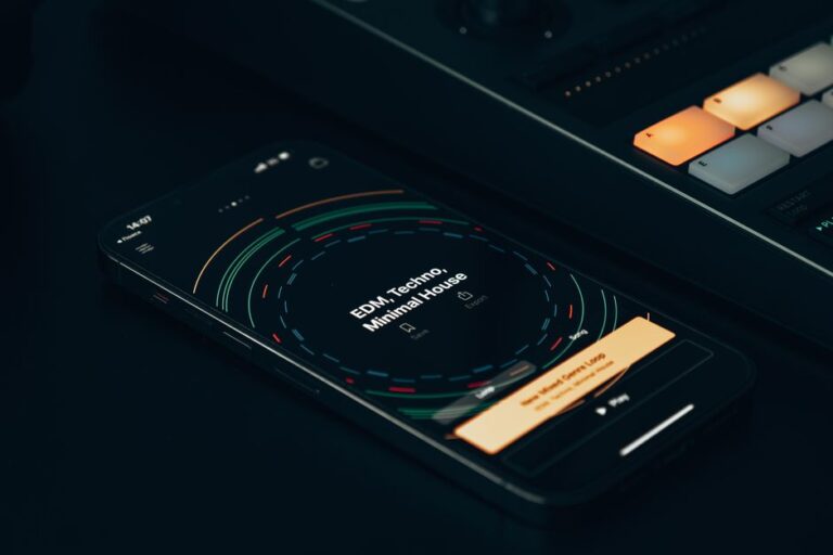 Muzik Digital: Evolusi Industri, Hak Cipta dan Masa Depan Strim