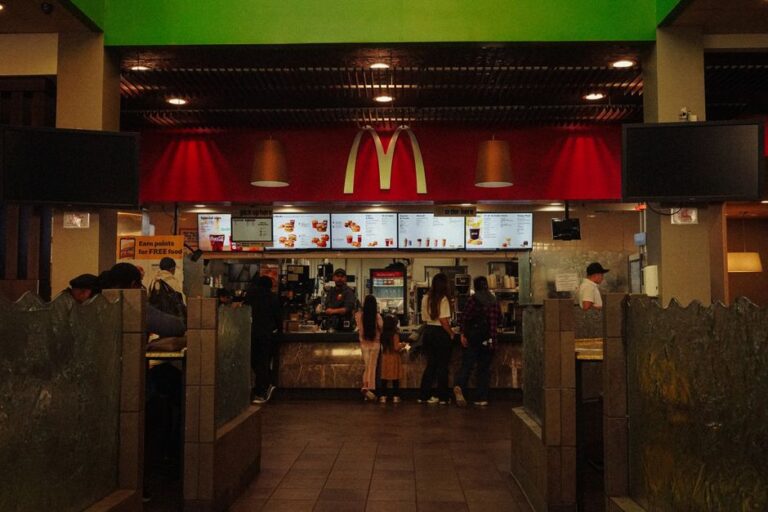 Panduan Lengkap Memesan Makanan di McDonald's Malaysia Secara Online dan Fizikal