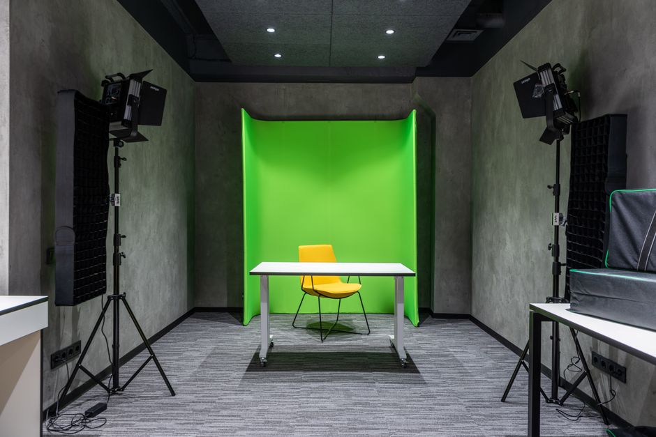 Panduan Memilih Backdrop Video yang Sesuai untuk Studio dan Content Creator