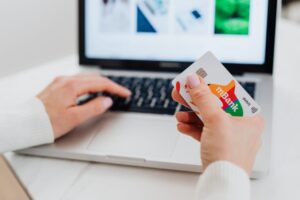 Panduan Menggunakan Kad Debit dengan Bijak serta Langkah Keselamatan Utama