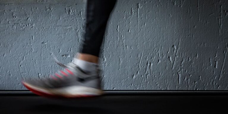 Panduan Pilih Kasut Jogging yang Sesuai untuk Elak Kecederaan Kaki