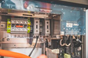 Punca Gangguan Elektrik Rumah dan Cara Selamat Mengatasinya