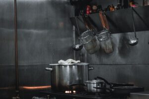 Tips Pilih dan Jaga Bekas Minyak Masak agar Lebih Tahan Lama