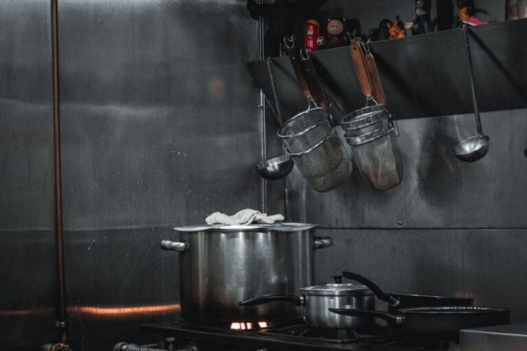 Tips Pilih dan Jaga Bekas Minyak Masak agar Lebih Tahan Lama