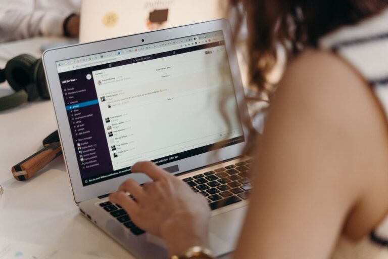 Adakah E-Mel Permohonan Kerja Anda Terlalu Panjang? Ketahui Had Ideal dan Cara Ringkaskan