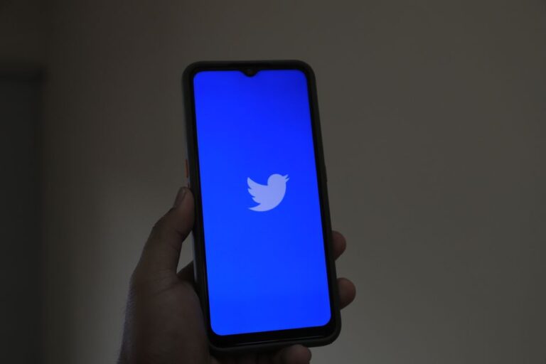 Ancaman Akaun Media Sosial Palsu dan Cara Lindungi Diri