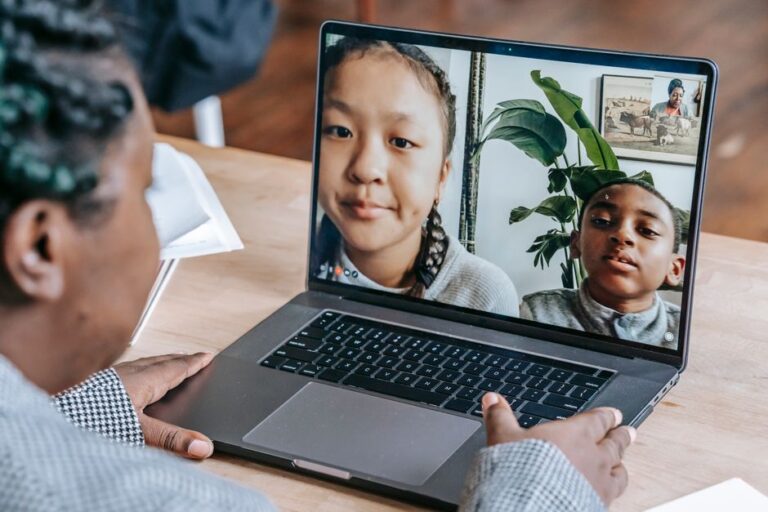 Cara Guna Khan Academy untuk Belajar Sendiri di Rumah dengan Berkesan