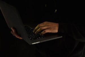 Cara Gunakan McAfee untuk Lindungi Peranti daripada Ancaman Online