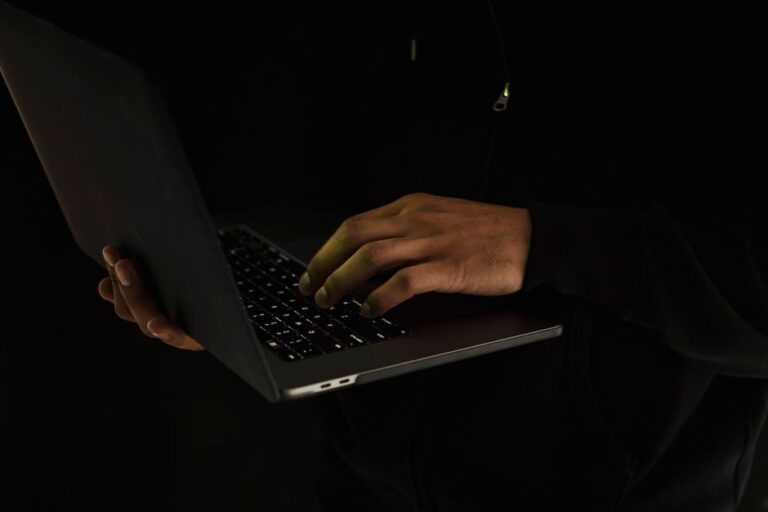 Cara Gunakan McAfee untuk Lindungi Peranti daripada Ancaman Online