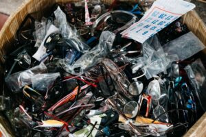 Cara Memilih Cermin Mata Hitam Terpakai atau Bundle dengan Selamat