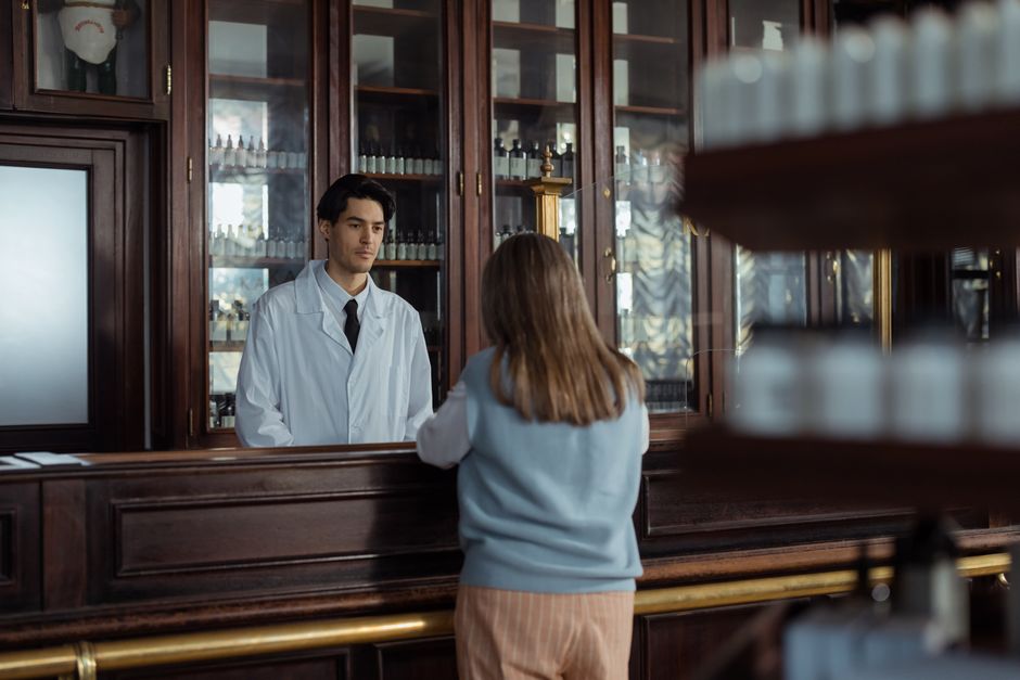 Cara Menggunakan Perkhidmatan Kesihatan di CARiNG Pharmacy untuk Pemeriksaan Awal