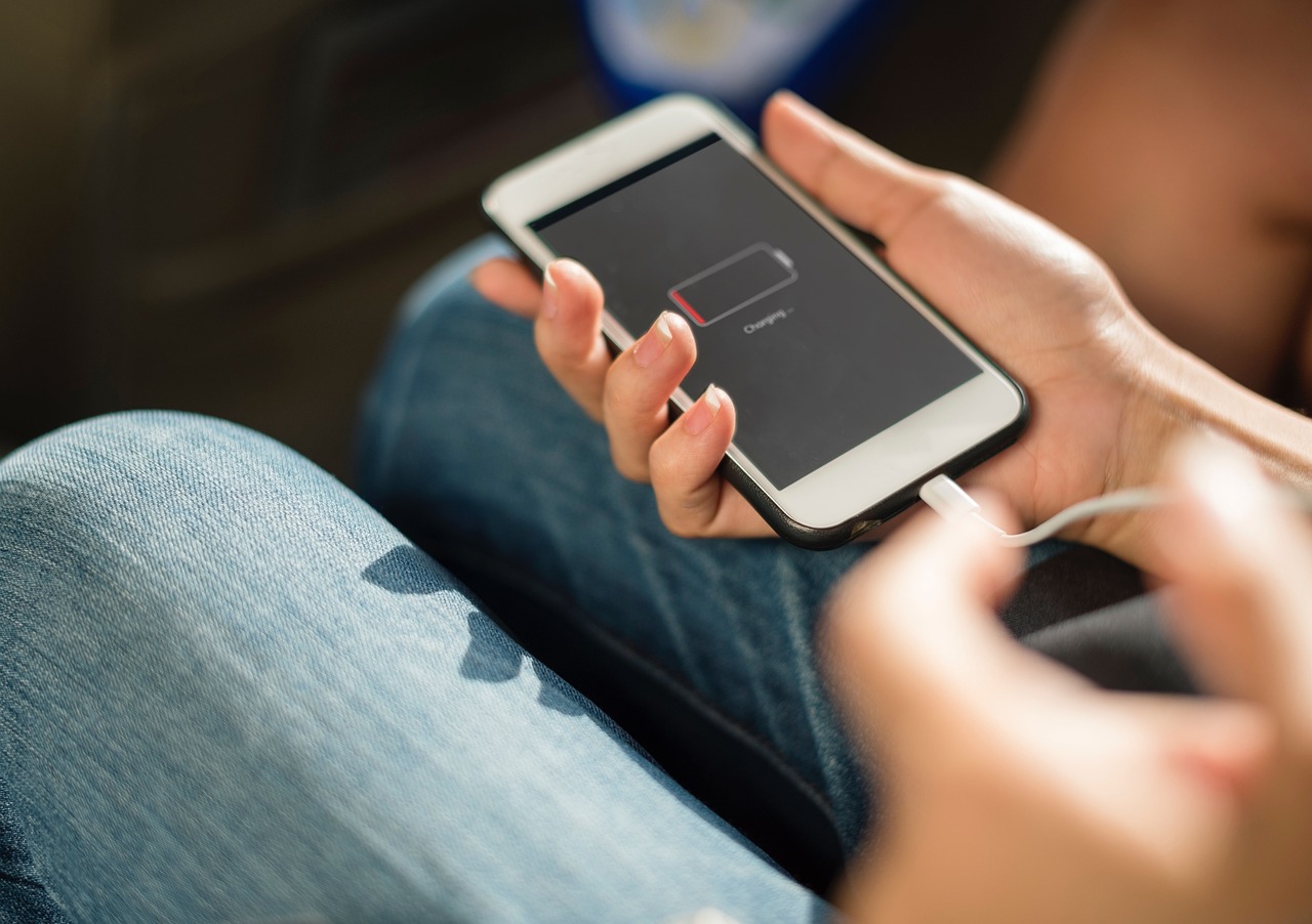 Cara Pilih Adapter Pengecas Telefon yang Tepat untuk Keselamatan Bateri