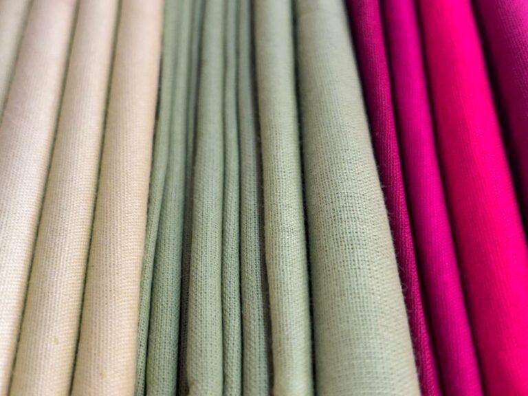 Cara Simpan Tudung Bawal supaya Terus Cantik, Tak Patah Awning dan Senang Cari
