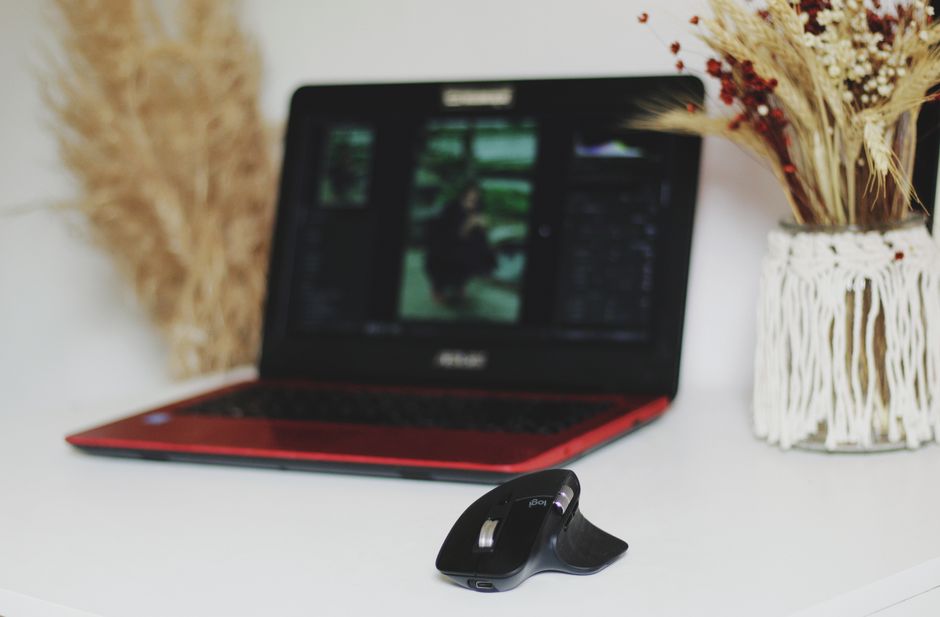 Ergonomi Mouse Wireless: Cara Elak Sakit Tangan dan Pergelangan