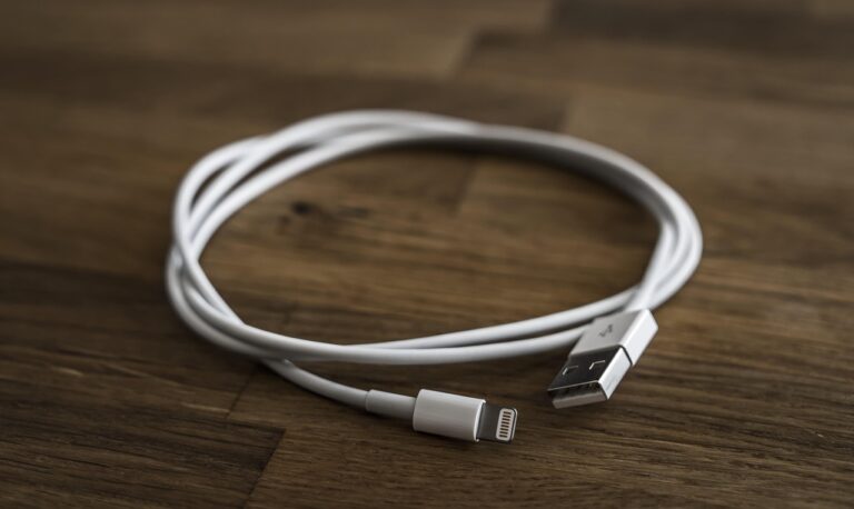 Kabel USB Serbaguna: Panduan Memilih dan Menjaga Ketahanan Peranti Elektronik Anda