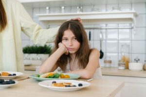 Keleahan Mental Ibu Bapa Menghadapi Anak Pilih Makanan