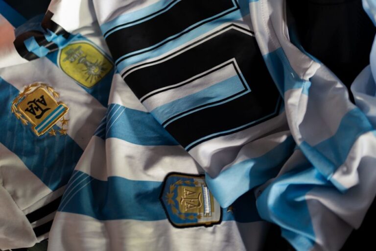 Kelebihan dan Kekurangan Baju Sukan Berbeza Fabrik untuk Senaman