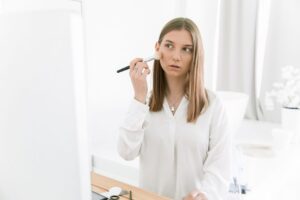 Kelebihan dan Teknik Penggunaan Makeup Ringan untuk Kulit Lebih Sihat