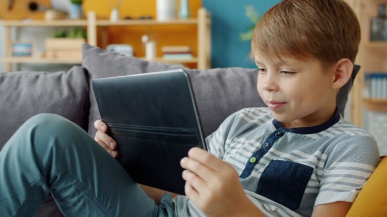 Kelebihan, Keselamatan dan Cara Mula Bermain Roblox dengan Selamat