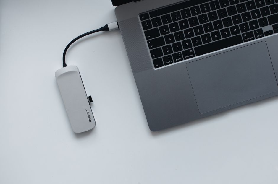 Kelebihan Menggunakan USB Hub Aktif Berbanding Pasif untuk Peranti Anda
