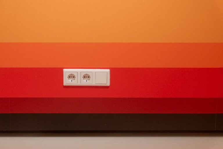 Kesilapan Lazim Penggunaan Plug Elektrik Rumah yang Perlu Elak