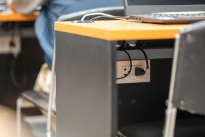 Kesilapan Lazim semasa Memilih Charger Laptop dan Kesannya pada Peranti