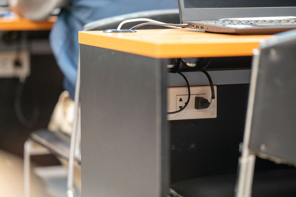 Kesilapan Lazim semasa Memilih Charger Laptop dan Kesannya pada Peranti
