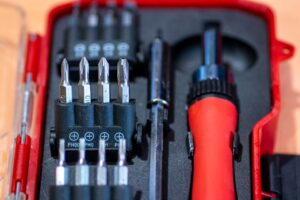 Kesilapan Lazim semasa Menggunakan Set Screwdriver untuk Kerja Pembaikan Rumah