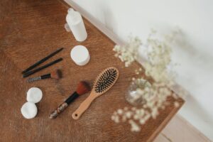 Kesilapan Lazim semasa Menyikat Rambut yang Perlu Anda Elakkan