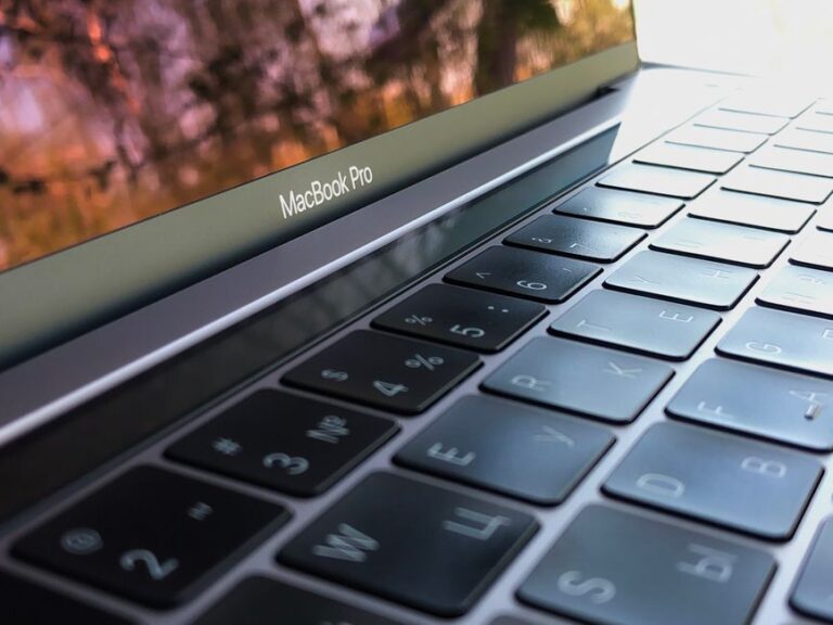 Memilih Keyboard Laptop yang Sesuai untuk Kegunaan Pejabat dan Permainan